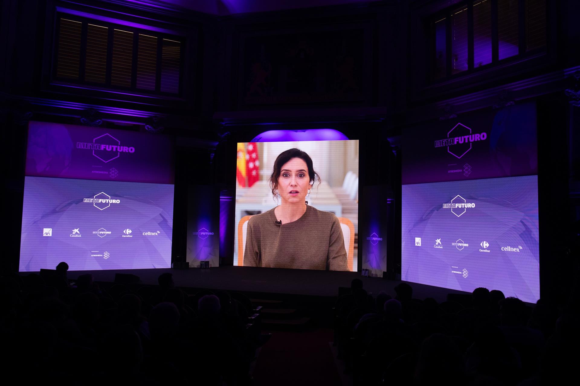 Ayuso denuncia que el Gobierno central quiera “gripar” a la Comunidad de Madrid, “motor de la economía española“ Ayuso denuncia que el Gobierno central quiera “gripar” a la Comunidad de Madrid, “motor de la economía española“