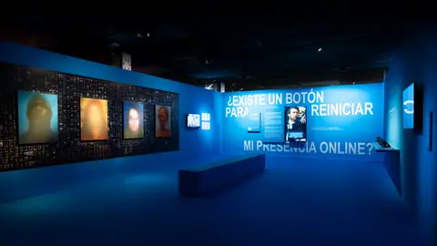 Fundación Telefónica nos invita en una exposición a reflexionar antes de “hacer clic” en Internet Fundación Telefónica nos invita en una exposición a reflexionar antes de “hacer clic” en Internet