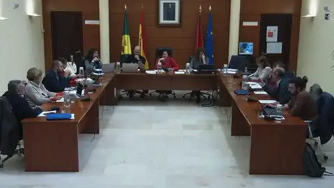 Un concejal del PP a otra de Más Madrid en Manzanares El Real: "Ridícula. A callar, que estás más guapa" Un concejal del PP a otra de Más Madrid en Manzanares El Real: "Ridícula. A callar, que estás más guapa"