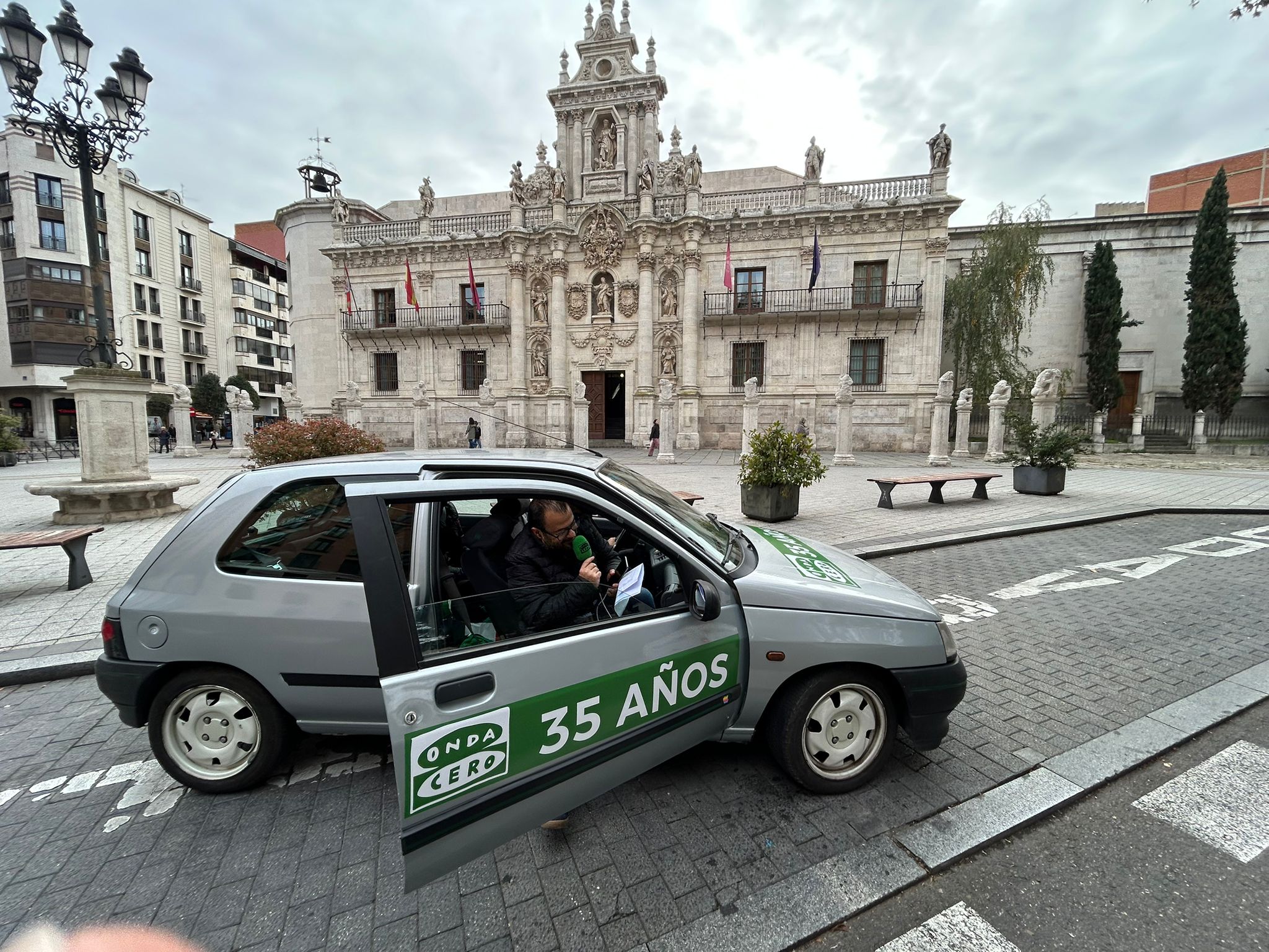 Programa especial de 35 Años desde las calles de Valladolid para celebrar el aniversario. Programa especial de 35 Años desde las calles de Valladolid para celebrar el aniversario.