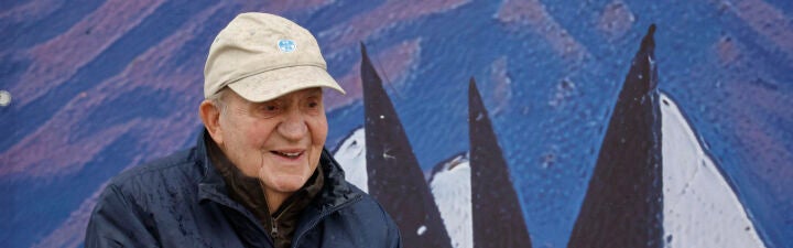 ¿Comparte que Don Juan Carlos no esté invitado a los actos institucionales por la llegada de la democracia?