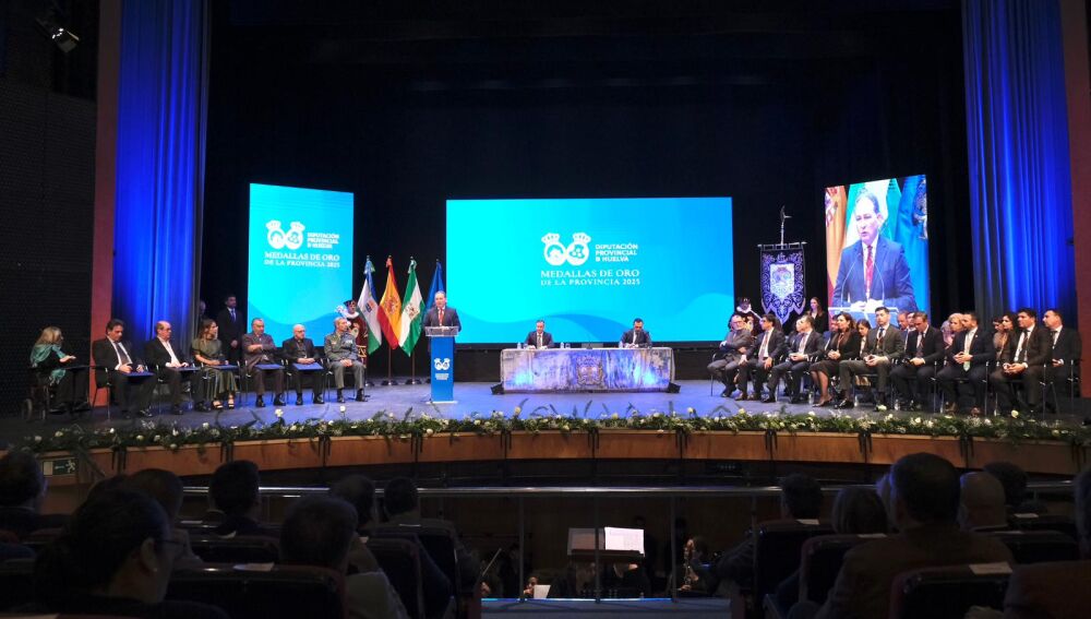 El teatro de Lepe acogió el Día de la Provincia.