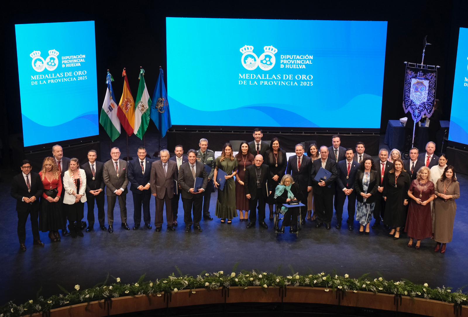 La Diputación de Huelva reconoce a “quienes han sabido corresponder a su tierra con talento, esfuerzo, servicio y humildad" La Diputación de Huelva reconoce a “quienes han sabido corresponder a su tierra con talento, esfuerzo, servicio y humildad"