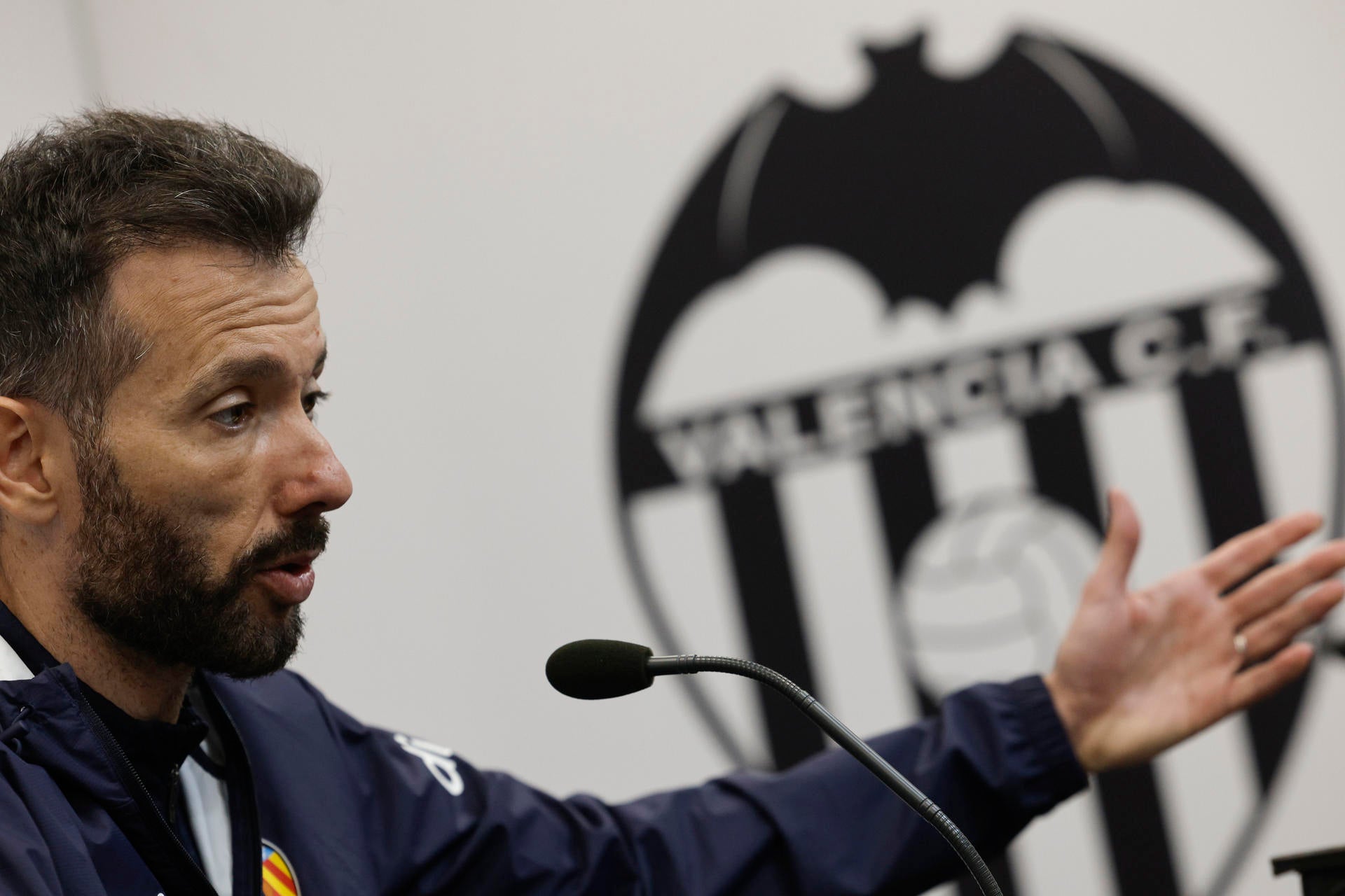 Corberán en rueda de prensa Corberán en rueda de prensa