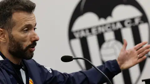 Corberán en rueda de prensa Corberán en rueda de prensa