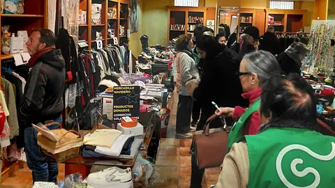 Abre sus puertas en Huesca el tradicional Mercadillo Navideño contra el Cáncer Abre sus puertas en Huesca el tradicional Mercadillo Navideño contra el Cáncer