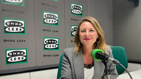Begoña Carrasco visita los estudios de Onda Cero. Begoña Carrasco visita los estudios de Onda Cero.