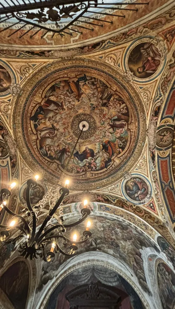 Impresionantes frescos en la ermita de Cabeza del Buey Impresionantes frescos en la ermita de Cabeza del Buey