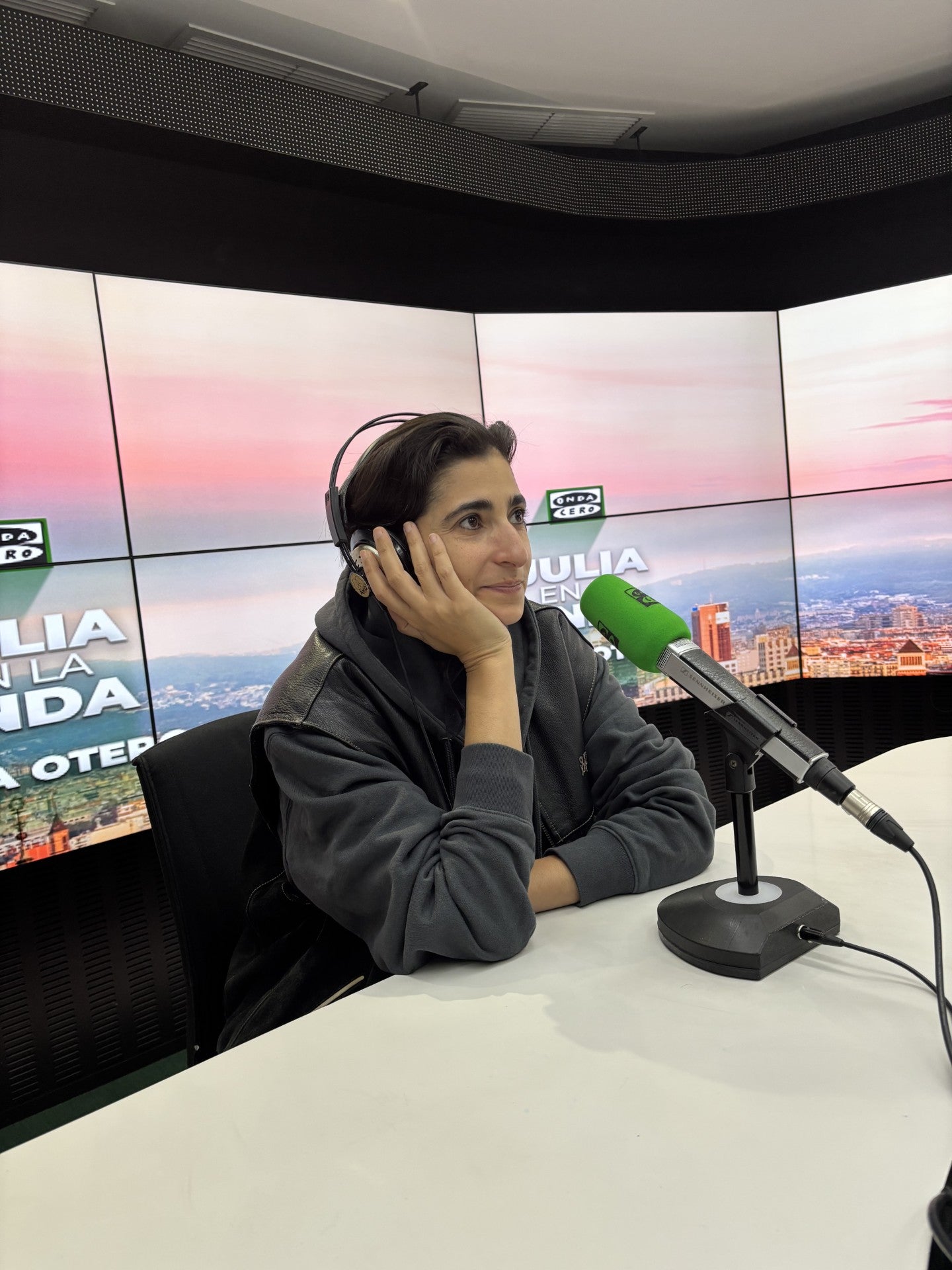 Alba Flores recuerda la figura de su padre: "Hice un ritual familiar para darme permiso para vivir más que él"