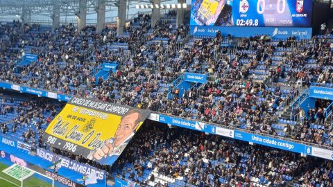 Pancarta de Riazor Blues en el comienzo del Deportivo-Ceuta Pancarta de Riazor Blues en el comienzo del Deportivo-Ceuta