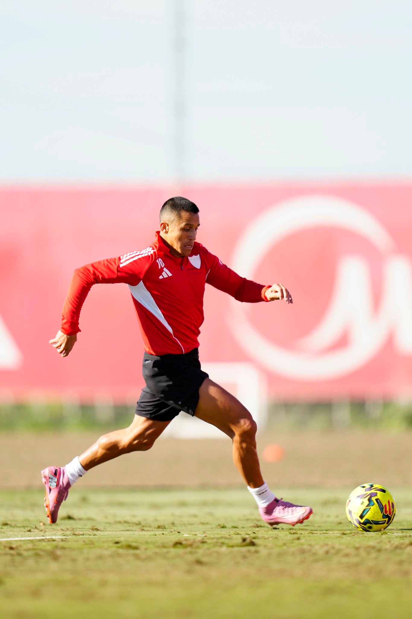 En Cornellá, sin Isaac y Carmona, pero con Agoumé y Alexis En Cornellá, sin Isaac y Carmona, pero con Agoumé y Alexis