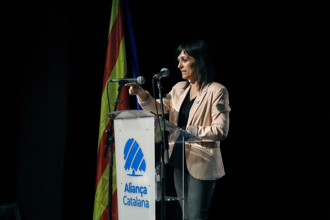 Aliança Catalana igualaría a Junts como tercera fuerza en el Parlament, según el CIS catalán Aliança Catalana igualaría a Junts como tercera fuerza en el Parlament, según el CIS catalán