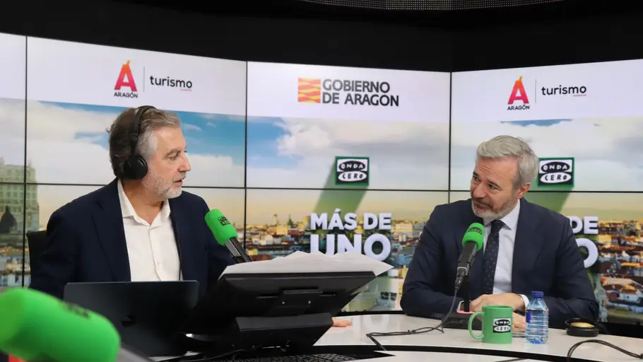 El presidente de Aragón, Jorge Azcón, con Carlos Alsina en Más de uno El presidente de Aragón, Jorge Azcón, con Carlos Alsina en Más de uno