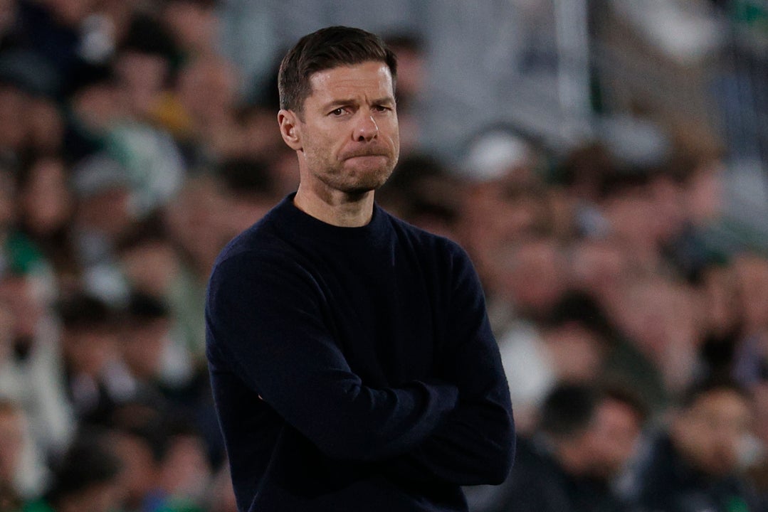 Xabi Alonso: "El equipo no se ha caído, sigue compitiendo" Xabi Alonso: "El equipo no se ha caído, sigue compitiendo"