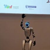 El robot Saaki acompañará a niños y niñas ingresadas en el HUA Txagorritxu