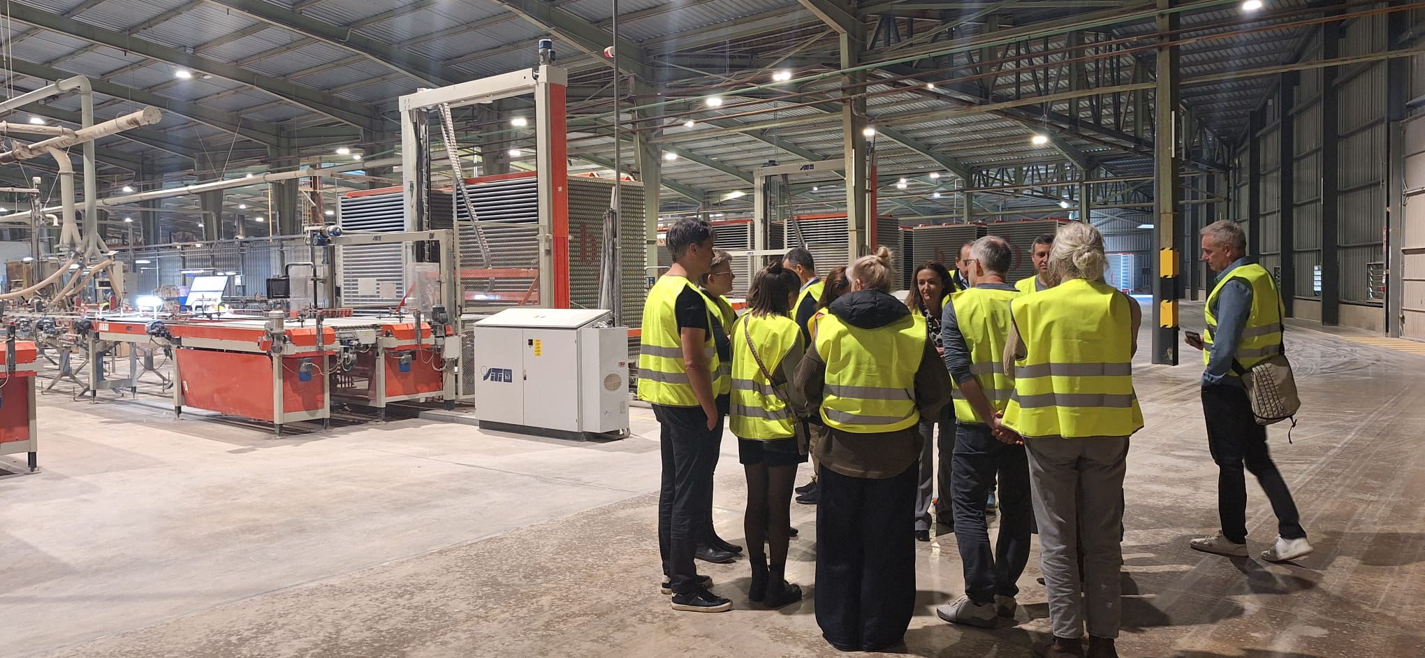 Arquitectos alemanes visitan Castellón para descubrir el potencial de la cerámica española Arquitectos alemanes visitan Castellón para descubrir el potencial de la cerámica española