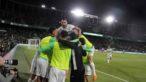 El Elche celebra el primer gol ante el Real Madrid. El Elche celebra el primer gol ante el Real Madrid.