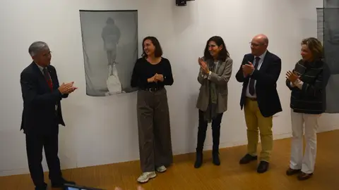 Cruz Roja inaugura la exposición “Fragmentos II”, con las historias de superación de mujeres víctimas de violencia de género en Andalucía Cruz Roja inaugura la exposición “Fragmentos II”, con las historias de superación de mujeres víctimas de violencia de género en Andalucía