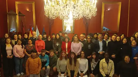 La corporación municipal de Santiago enfatiza la "tolerancia cero" a la violencia machista y apoya la movilización La corporación municipal de Santiago enfatiza la "tolerancia cero" a la violencia machista y apoya la movilización