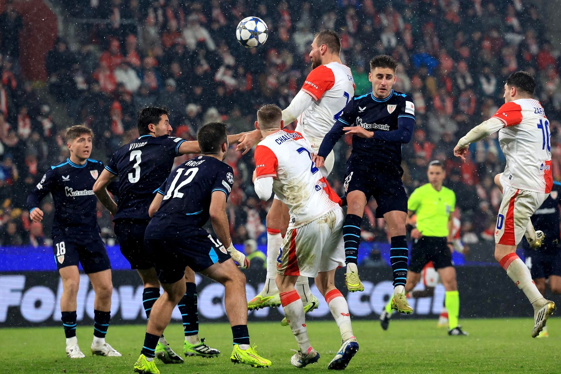 El Athletic suma un punto en Praga en su lucha por los playoffs El Athletic suma un punto en Praga en su lucha por los playoffs