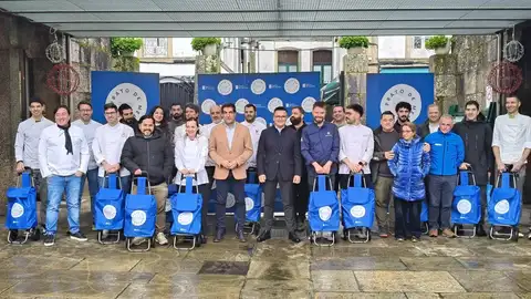 Una campaña con chefs como Lucía Freitas promociona las plazas de abastos gallegas: "Nuestra despensa" Una campaña con chefs como Lucía Freitas promociona las plazas de abastos gallegas: "Nuestra despensa"