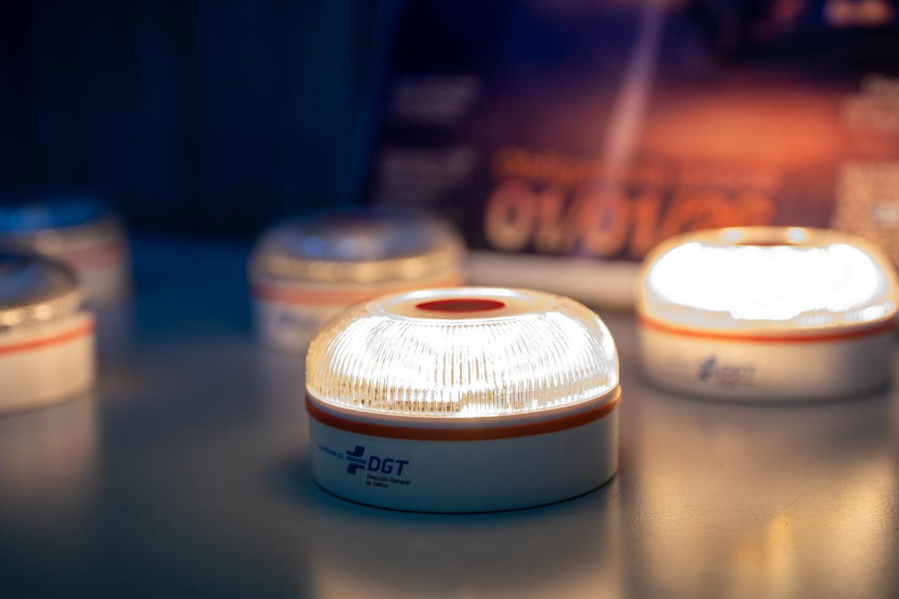 Maldita Hemeroteca: Bulos con las balizas de la DGT Maldita Hemeroteca: Bulos con las balizas de la DGT