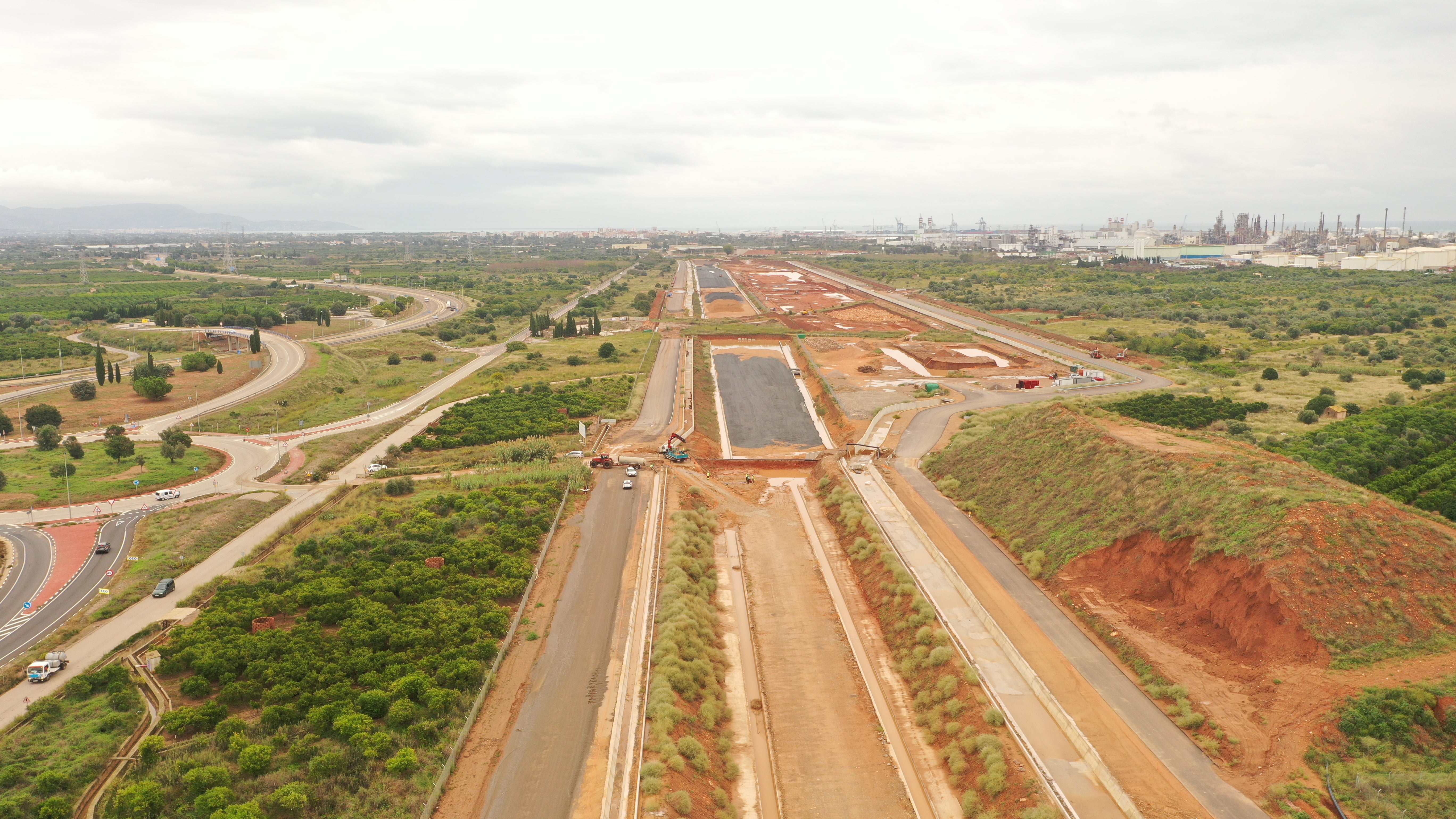 Port Castelló prepara importantes mejoras en sus accesos ferroviarios y en la infraestructura portuaria Port Castelló prepara importantes mejoras en sus accesos ferroviarios y en la infraestructura portuaria