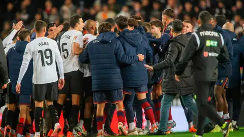 La Liga denuncia a Antiviolencia los cantos escuchados durante el pasado derbi en Mestalla La Liga denuncia a Antiviolencia los cantos escuchados durante el pasado derbi en Mestalla