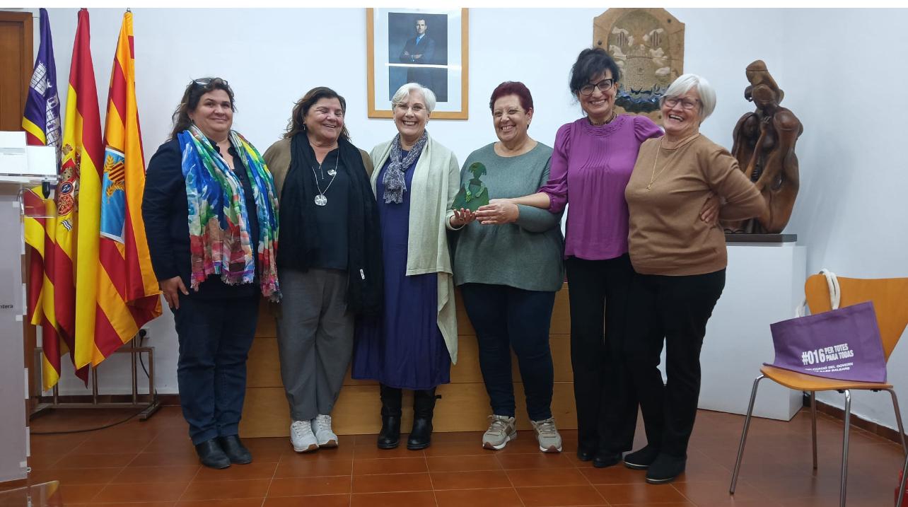 Dolores Fernández: “Tenemos que acabar con el hecho de que por haber nacido mujeres seamos ciudadanas de segunda categoría” Dolores Fernández: “Tenemos que acabar con el hecho de que por haber nacido mujeres seamos ciudadanas de segunda categoría”