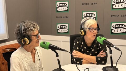 Las escritoras Isabel Pérez y Gloria Almendáriz en Más de uno Marina Baixa Las escritoras Isabel Pérez y Gloria Almendáriz en Más de uno Marina Baixa