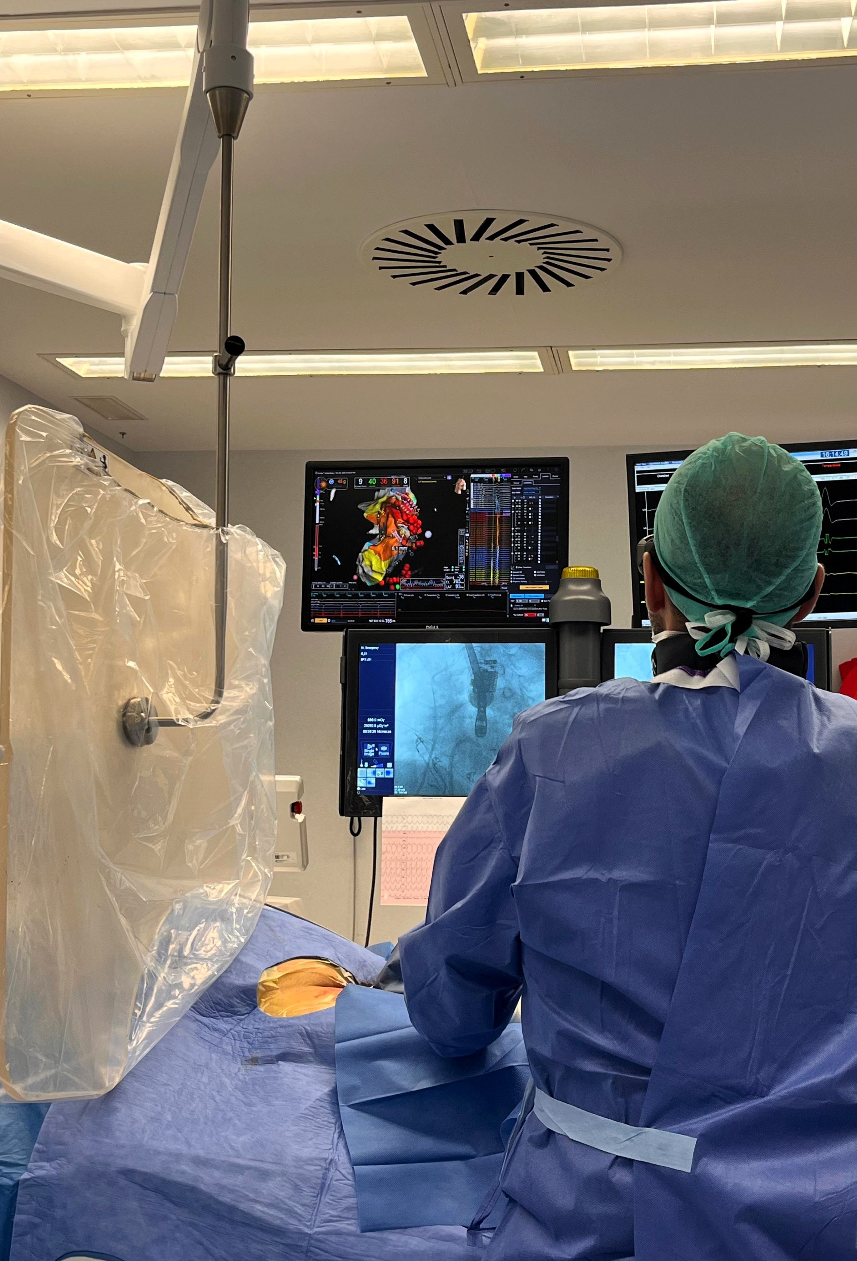 El Hospital del Vinalopó de Elche implanta una nueva técnica para tratar quirúrgicamente la taquicardia ventricular El Hospital del Vinalopó de Elche implanta una nueva técnica para tratar quirúrgicamente la taquicardia ventricular