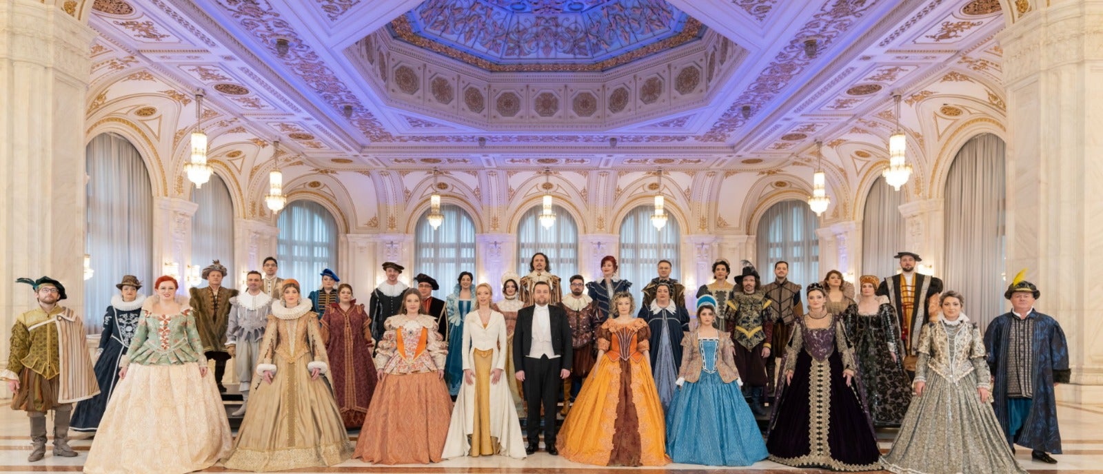 El Coro “Madrigal-Marin Constantin”, una ilustre visita a la Mezquita Catedral El Coro “Madrigal-Marin Constantin”, una ilustre visita a la Mezquita Catedral