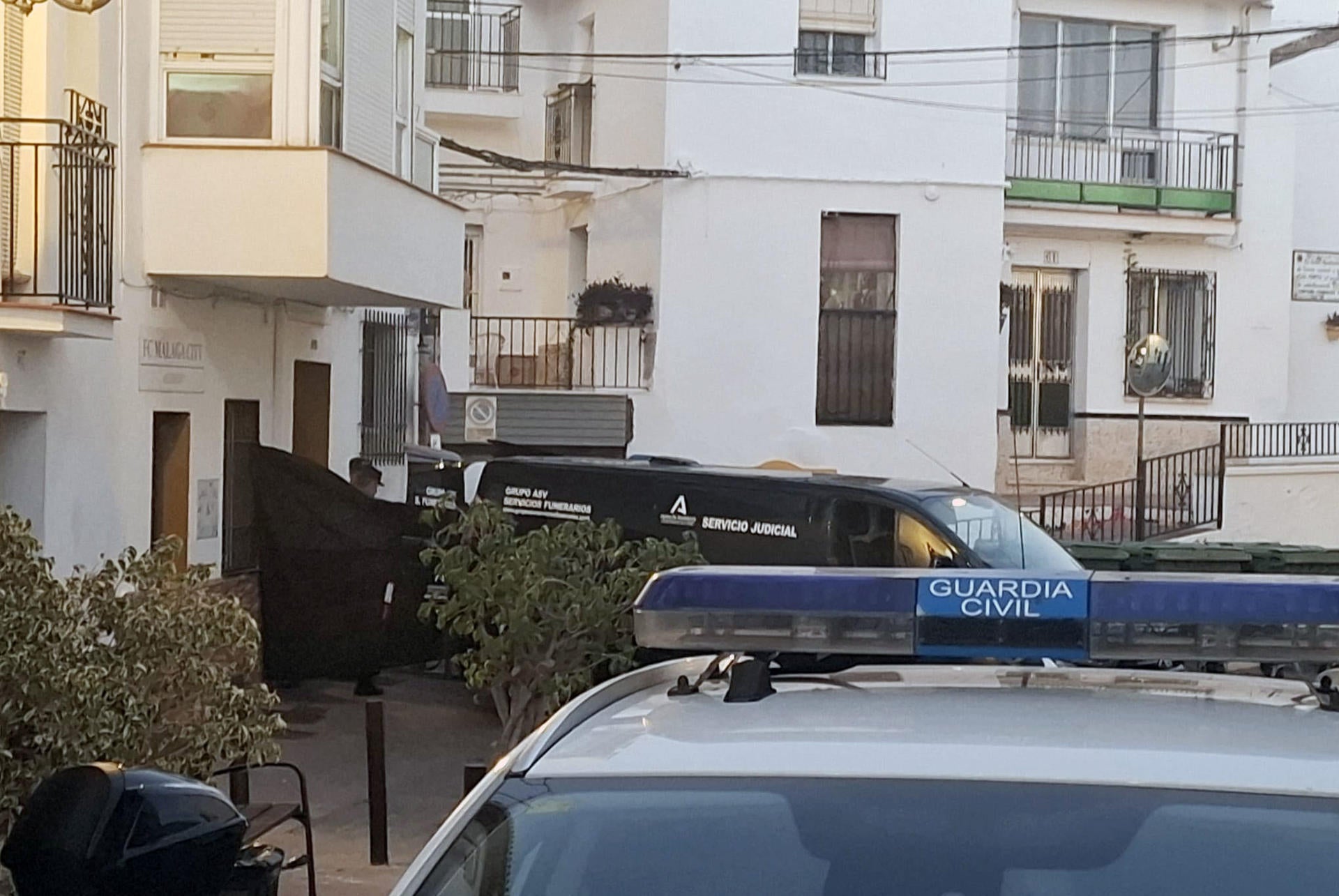 Cuatro muertos por inhalación de gas en una vivienda en Torrox (Málaga) Cuatro muertos por inhalación de gas en una vivienda en Torrox (Málaga)