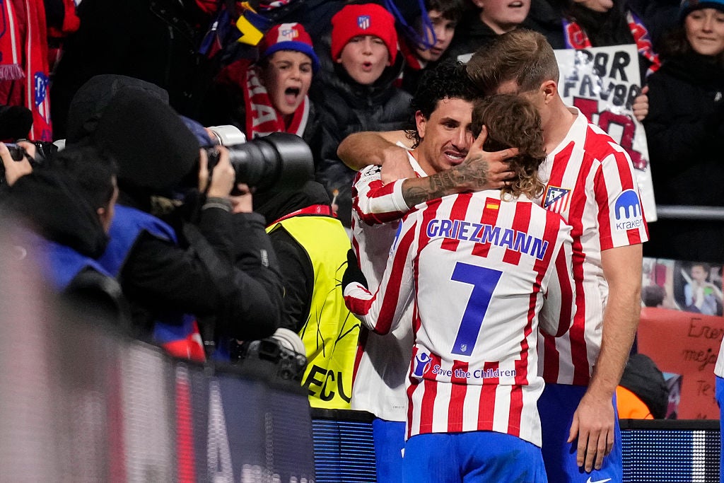 El Atlético gana a la heroica al Inter con un gol de Giménez El Atlético gana a la heroica al Inter con un gol de Giménez