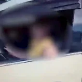 Graba a su hijo de 10 años al volante en Irún y lo sube a redes Graba a su hijo de 10 años al volante en Irún y lo sube a redes