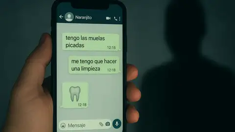 Empastes, muelas picadas y citas con el dentista: el lenguaje en clave del grupo de whatsapp 'Naranjito' para ocultar las mordidas en Almería Empastes, muelas picadas y citas con el dentista: el lenguaje en clave del grupo de whatsapp 'Naranjito' para ocultar las mordidas en Almería