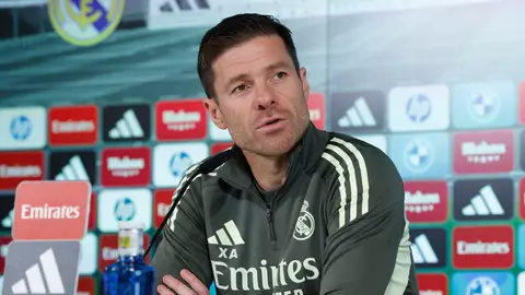 Xabi Alonso: "Hay que tener mucho respeto por los jugadores" Xabi Alonso: "Hay que tener mucho respeto por los jugadores"