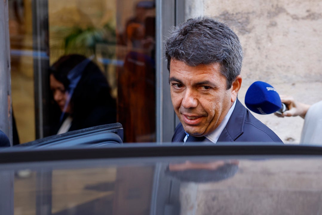 El chófer de Mazón afirma que les sonó el Es Alert el 29O cuando todavía estaban en València camino de L'Eliana El chófer de Mazón afirma que les sonó el Es Alert el 29O cuando todavía estaban en València camino de L'Eliana