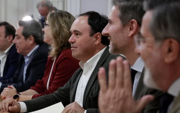 Juanfran Pérez Llorca afronta mañana su pleno de investidura en la Generalitat Juanfran Pérez Llorca afronta mañana su pleno de investidura en la Generalitat