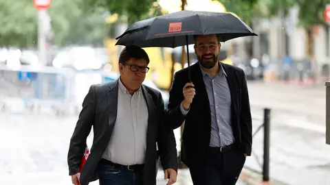 El exsecretario de Investigación y Análisis del PSOE Francisco Salazar Rodríguez (i) llega a la sede de Ferraz en junio de 2024. El exsecretario de Investigación y Análisis del PSOE Francisco Salazar Rodríguez (i) llega a la sede de Ferraz en junio de 2024. EFE/ Rodrigo Jiménez