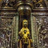 Virgen de Montserrat Virgen de Montserrat