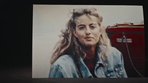 Caso 1x01: La Base Caso 1x01: La Base