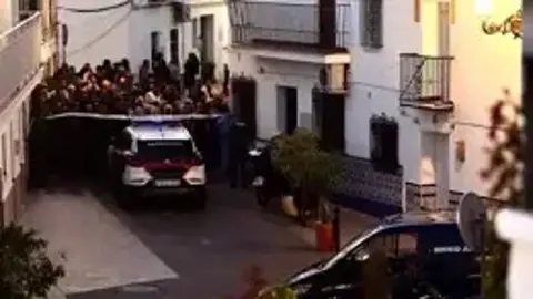 Cuatro fallecidos de una misma familia tras un posible escape de gas en una vivienda en Torrox Cuatro fallecidos de una misma familia tras un posible escape de gas en una vivienda en Torrox