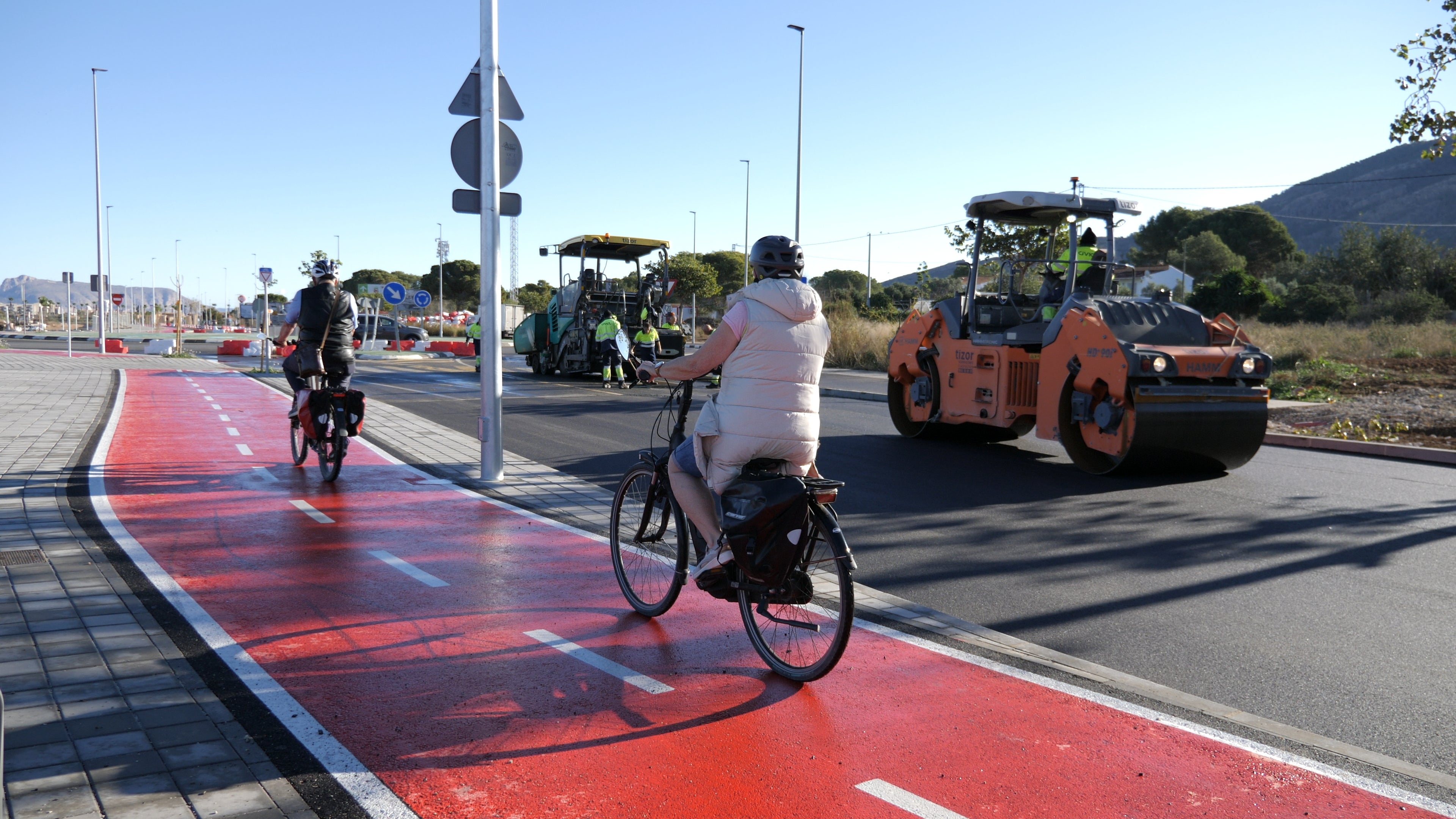 L’Alfàs del Pi finaliza la remodelación del Camí Vell d’Altea con nueva iluminación y carril bici L’Alfàs del Pi finaliza la remodelación del Camí Vell d’Altea con nueva iluminación y carril bici