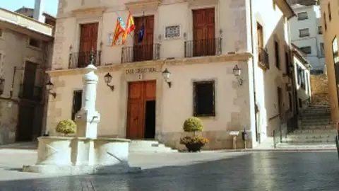 Edificio del Ayuntamiento de Biar. Edificio del Ayuntamiento de Biar.