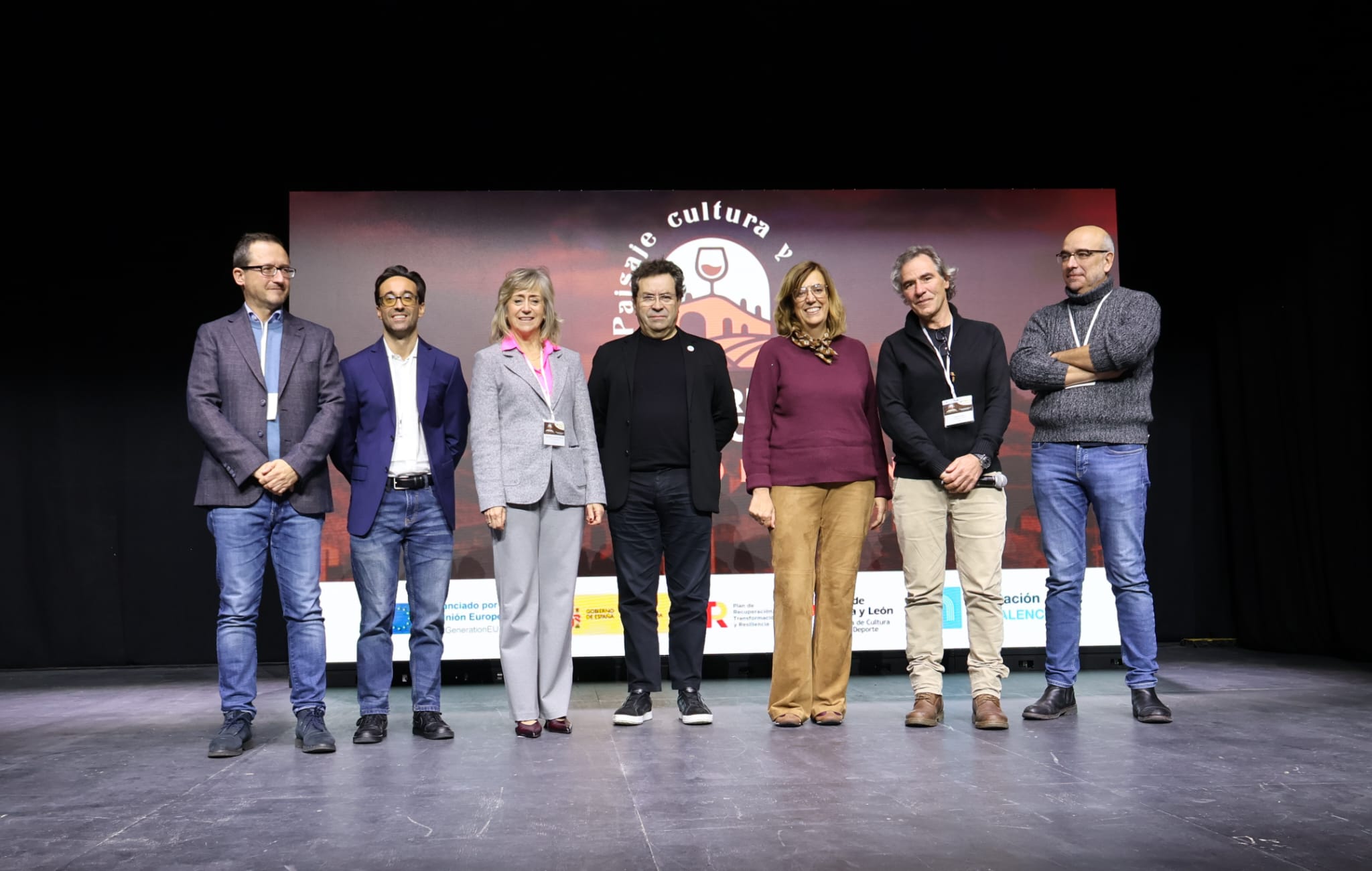 Un centenar de personas asisten al Congreso Internacional Cerrato Palentino: Patrimonio, paisaje, cultura y vino como ejes de futuro del Cerrato Palentino Un centenar de personas asisten al Congreso Internacional Cerrato Palentino: Patrimonio, paisaje, cultura y vino como ejes de futuro del Cerrato Palentino