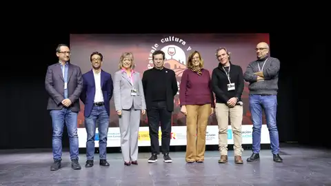 Un centenar de personas asisten al Congreso Internacional Cerrato Palentino: Patrimonio, paisaje, cultura y vino como ejes de futuro del Cerrato Palentino .