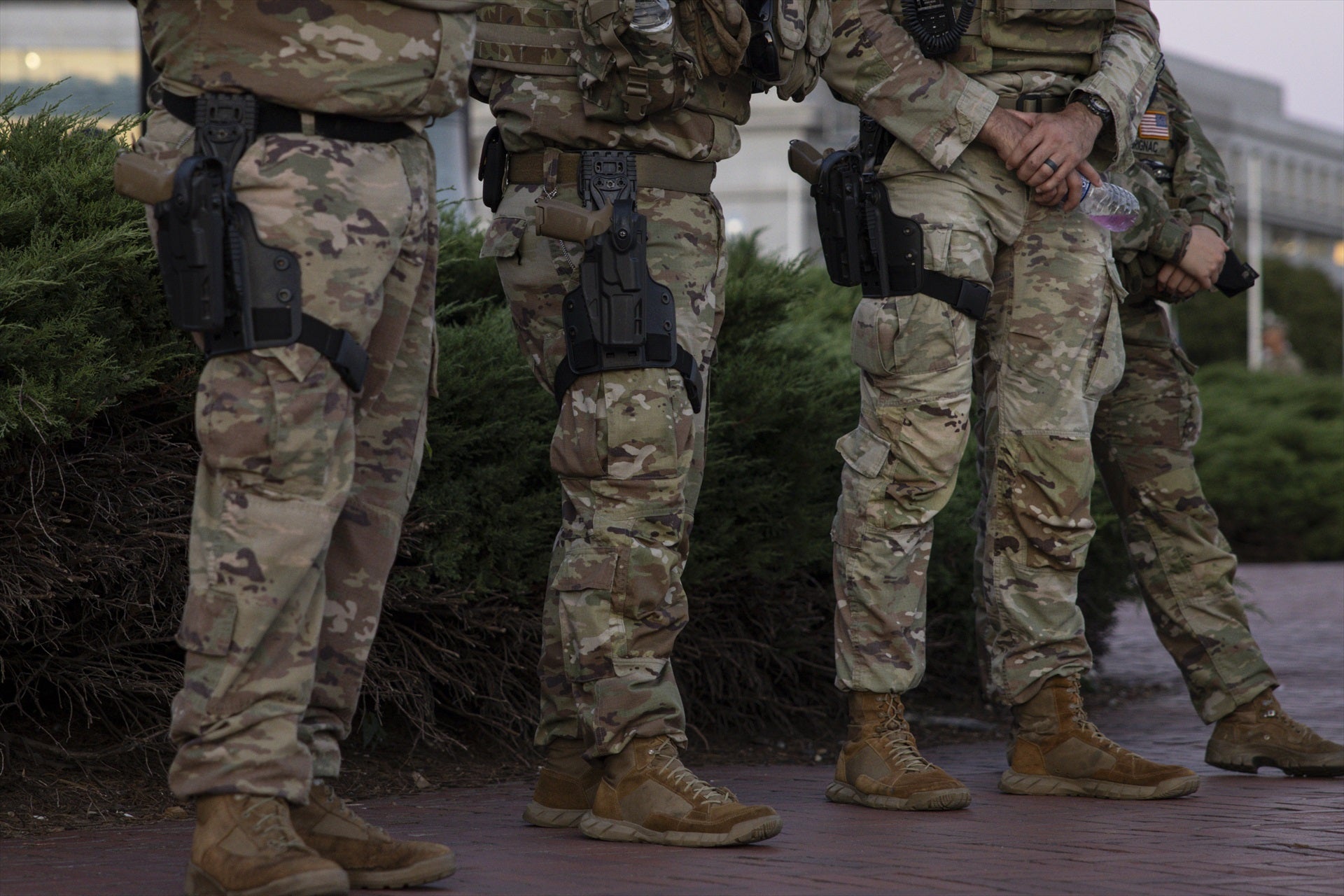 Las autoridades rectifican: los dos agentes de la Guardia Nacional heridos en el tiroteo siguen vivos Las autoridades rectifican: los dos agentes de la Guardia Nacional heridos en el tiroteo siguen vivos