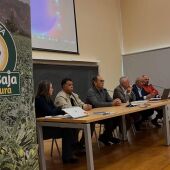 Expertos del sector analizan la actualidad y los retos del cultivo de la alcachofa en Almoradí