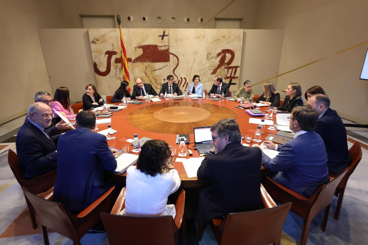 El Govern fa el primer pas per simplificar la burocràcia El Govern fa el primer pas per simplificar la burocràcia